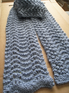 Feather_and_fan_scarf_small2