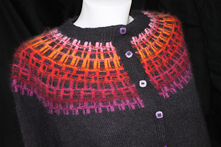 Grillwork_red_sweater_035_small2