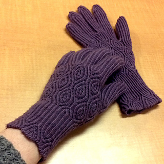 Creme_de_noyaux_gloves_small2