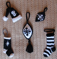 Gothicyuletreedecs_small