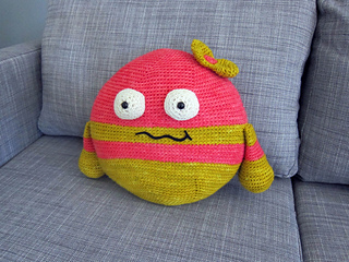 Monster_pillow_small2