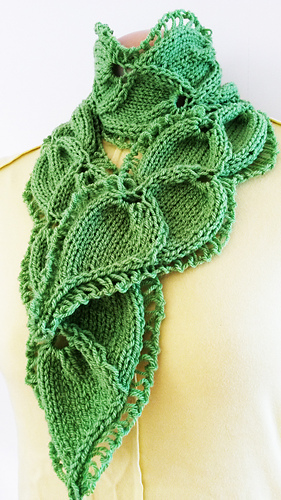 Ravelry: Scarf Twin Leaf pattern by Jen Giezen
