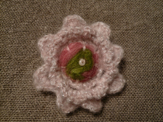 Finished_brooch_small2