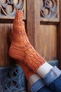 Lornas_laces_sock_small2
