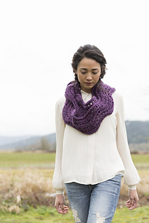 Ric_rac_infinity_scarf_hero_pattern_cover_line_sheet__427x640__small2