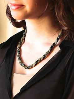 Emrld_leah_neck_small2