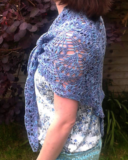 Pineapple_shawl5_sideview_small2