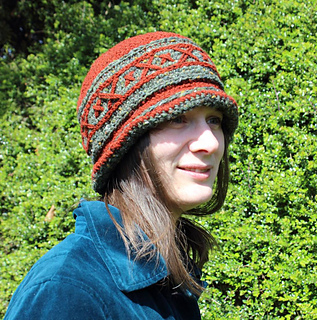 Russian_hat_cait5_morecrochet0003_small2