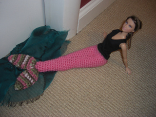 Katnissinthemermaidtail_small2