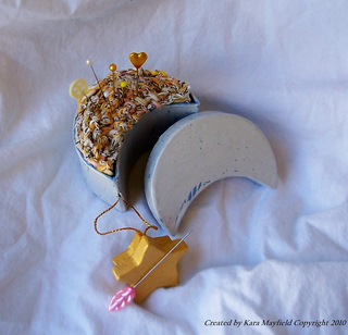 Moon_pin_cushion_2_small2