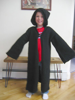 Wizard_robe_on_happy_5yr_old_small2