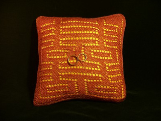 Front_20of_20pillow_20w_20rings_small2