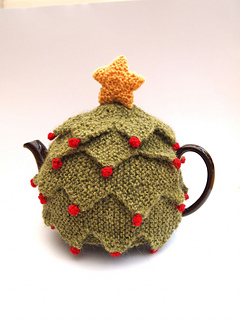 Ravelry: Christmas Tree Tea Cosy pattern by Sue Stratford