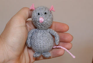 Grey_in_hand_rect_small2