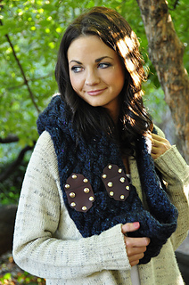 Maschera_hooded_cowl_scarf_3_small2