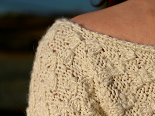 Carme_neck_detail_small2