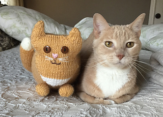 Peaches_and_her_sister_small2