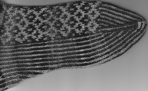 Grey_tone_sock_medium