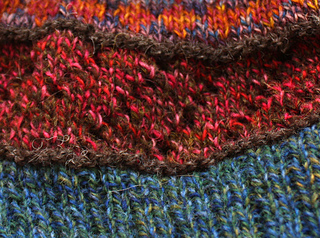 Swatch_hat_-_lace_close_up_small2
