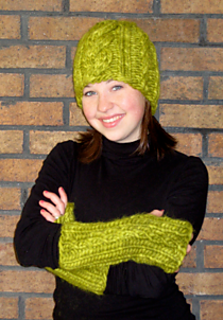 Quick_to_knit_cabled_hat_and_wrist_warmer_small2