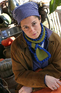 066_shorty_ruffle_scarves_small2
