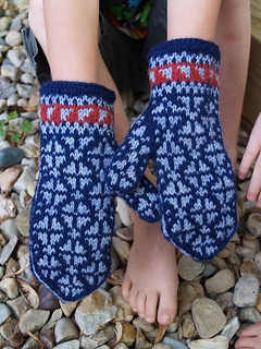 6-14-12_girdwood_mittens2_small2