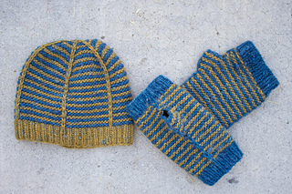 Terra_ruby_crest_hat_and_mitts_kristen__2__small2