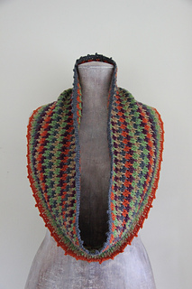 Bastet_crochet_cowl_small2