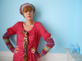 Troubadour_gauntlets_and_beret_ii_small2