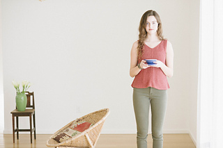 Quince-co-tamsin-dawn-catanzaro-knitting-pattern-kestrel-5_small2