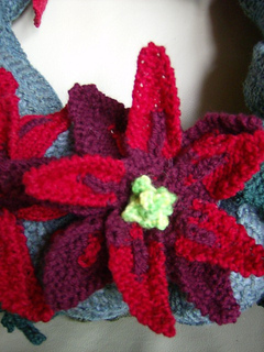Wreath_flwr_cls_up_small2