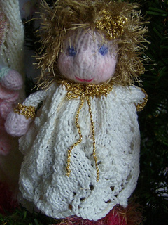 Wht_gld_lily_ang_small2