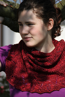 Ladyinred_02_small2
