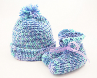 Ravelry: Baby Boo Booties and Hat pattern by Authentic Knitting Board