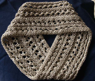 Moebiuscowl_a2_small2