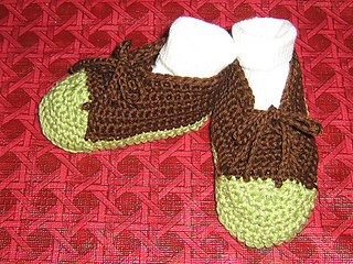 Crocheted_sneakers_001_medium_small2