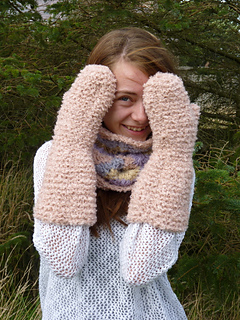 Crazy_arms_gauntlets_001_small2