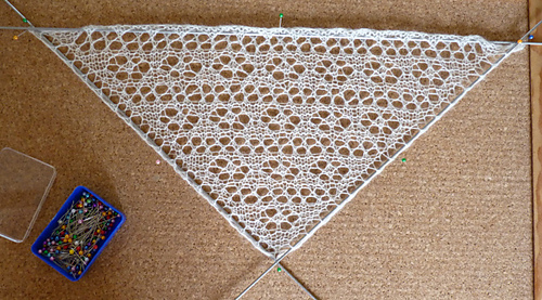 Fsw_mini_shawl_c_medium