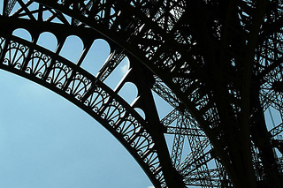 Freefoto_eiffel_medium_small2