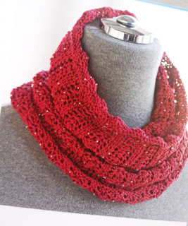 Red_beaded_cowl_3_small2
