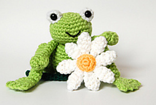 Cute_frog_and_daisy__right__small2