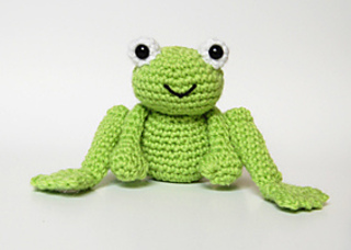 Cute_frog_no_daisy_small2