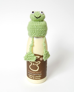 Frog_hat_legs_uncrossed_small2