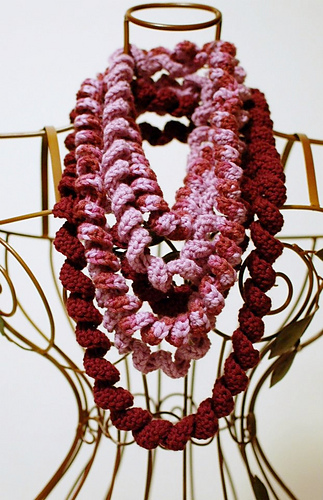 Spiral_loop_scarf_medium