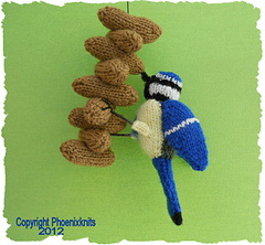 Blue_tit_in_frame_small