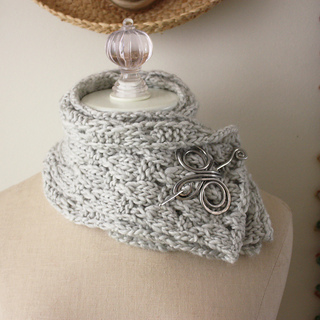 Acorn_grey_3a_small2