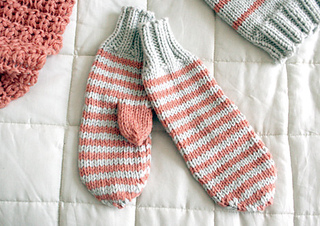Knitted_mittens_small2