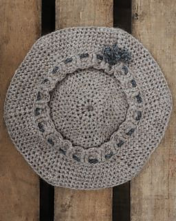 Cagney_beret_crochet_kit_small2