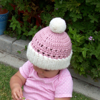 Cupcake_hat_taylor_001_resized_smaller_small2