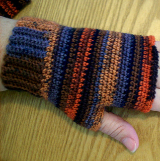 Fingerless_gloves_001__from_pam_s_laptop__small2